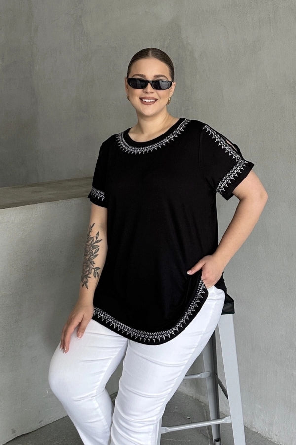 Büyük Beden Omuz Detaylı Etnik Desenli Nakışlı T-shirt 303518 Vervegrand