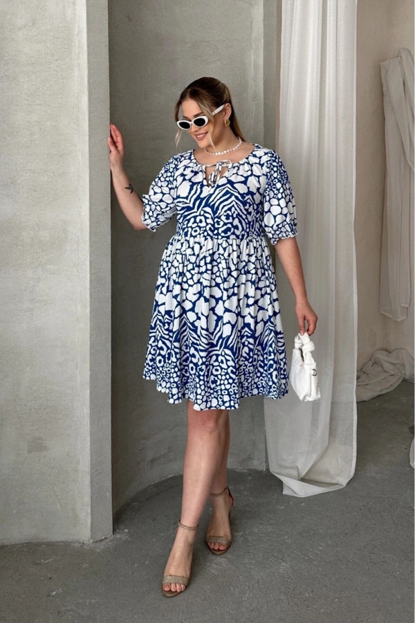 Büyük Beden Önü Bağlamalı Yarım Kollu Desenli Mini Elbise 101-9 Vervegrand