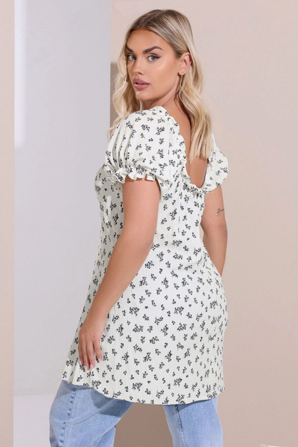 Büyük Beden Çiçek Desenli Bürümcük Kumaş Kare Yaka Kolları Fırfırlı Bluz 322661 Vervegrand