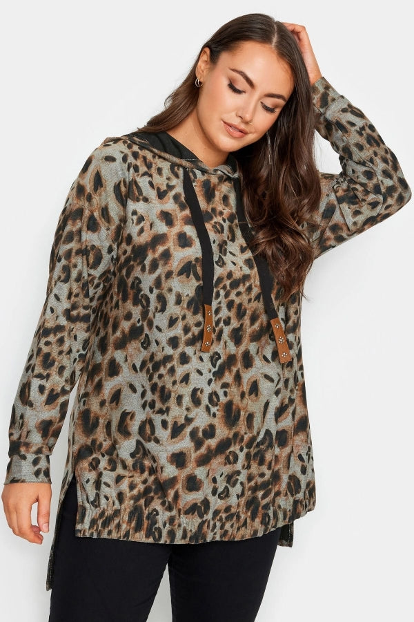 Vervegrand büyük beden leopar desenli kapüşonlu sweatshirt ön görünüm