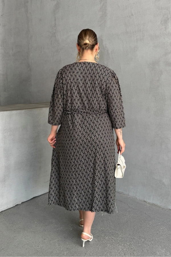 Büyük Beden V Yaka Yırtmaç Detaylı Desenli Fakir Kol Midi Boy Elbise MSD-25123 Vervegrand