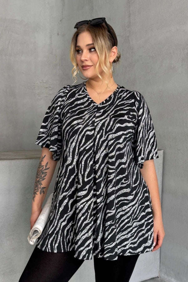 Büyük Beden V Yaka Desenli Asimetrik Kesim Likralı Bluz 302674 Vervegrand