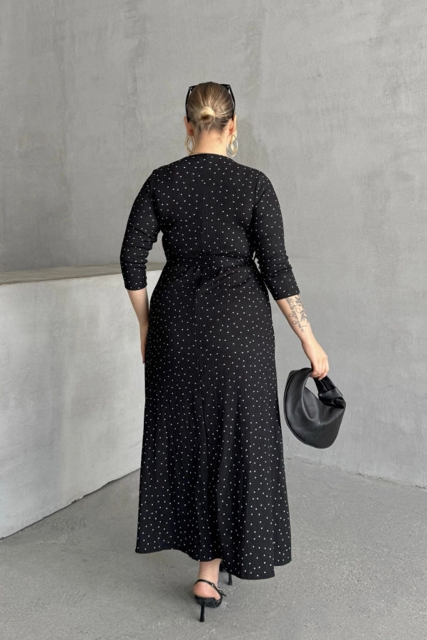 Büyük Beden V Yaka Yarım Kollu Kuşaklı Puantiye Desenli Elbise 302639 Vervegrand