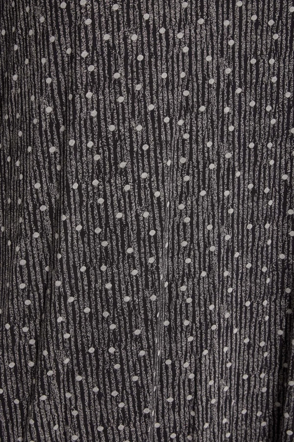 Büyük Beden Açık Omuz Detaylı Puantiyeli Yarım Kollu Bluz 300404 Vervegrand