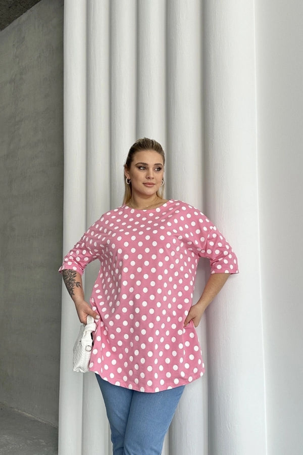 Büyük Beden Kısa Kollu Bisiklet Yaka Yanları Yırtmaçlı Puantiyeli Bluz 98-55 Vervegrand