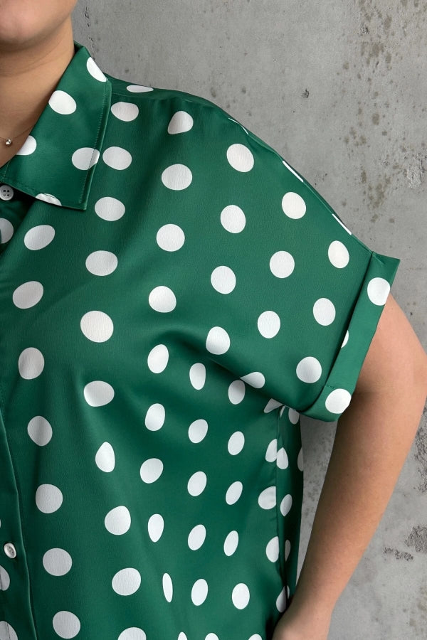 Büyük Beden Önü Düğmeli Kısa Kollu Puantiye Desenli Gömlek 303461 Vervegrand