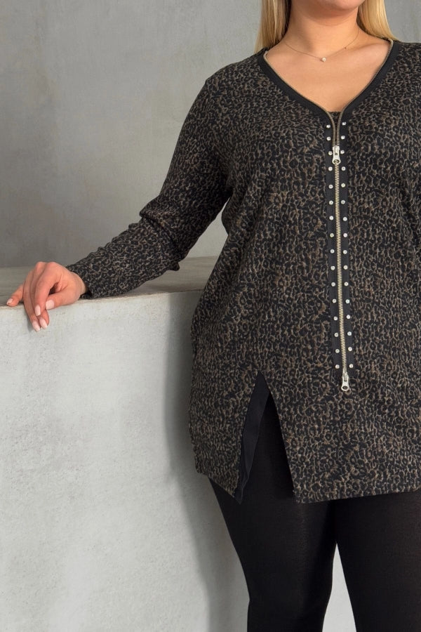 Büyük Beden V Yaka Önü Fermuarlı Yırtmaç Detaylı Leopar Desenli Bluz 173672 Vervegrand