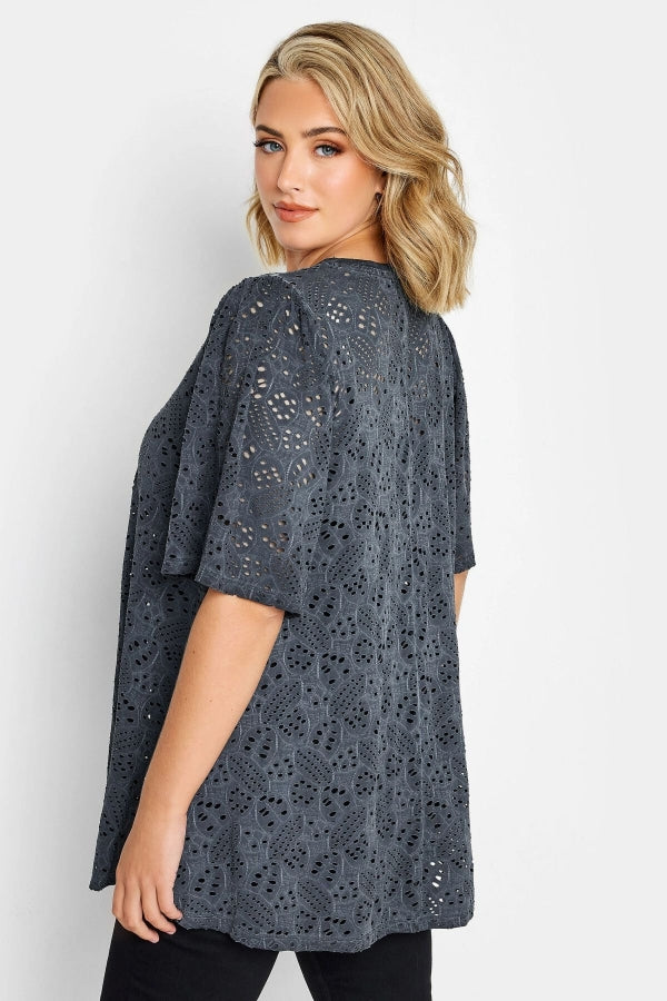 Büyük Beden Dantel Detaylı V Yaka Yarım Kollu Astarsız Bluz 302489 Vervegrand