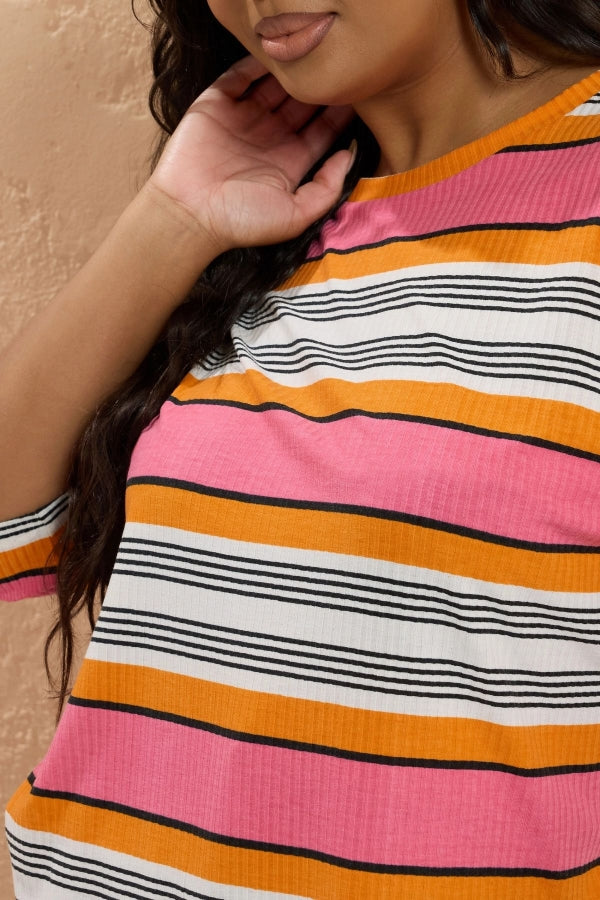 Büyük Beden Çizgili Yırtmaç Detaylı T-shirt 303505 Vervegrand