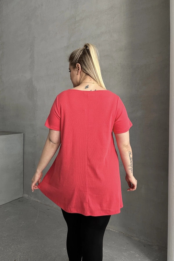 Büyük Beden Kısa Kollu Bisiklet Yaka Eteği Bollaşan Basic Bluz 100-50 Vervegrand