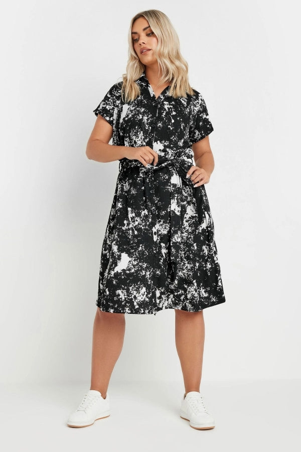 Büyük Beden Soyut Desenli Önü Düğmeli Kuşaklı Midi Boy Elbise 303330 Vervegrand