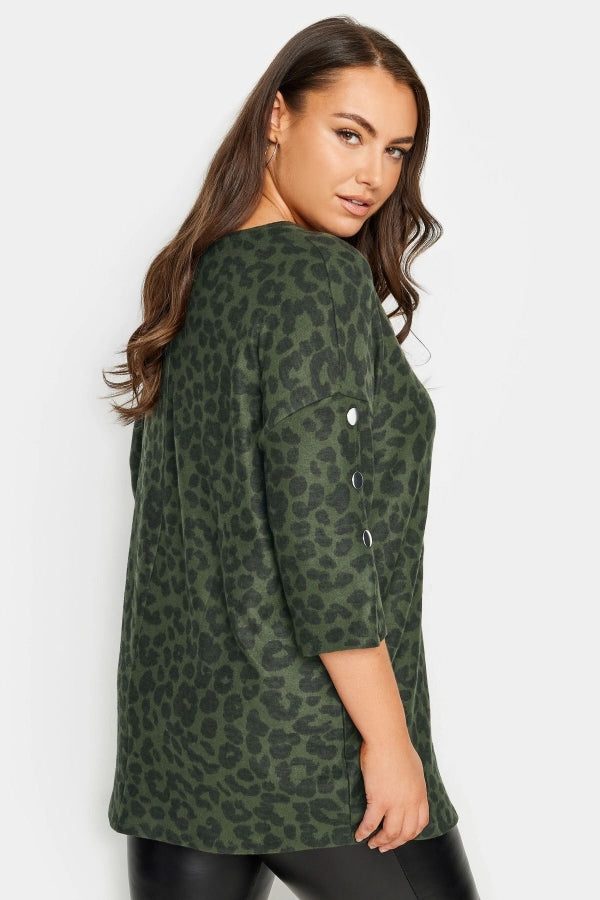 Büyük Beden Bisiklet Yaka Leopar Desenli Yarım Kollu Düğme Detaylı Bluz 302761 Vervegrand