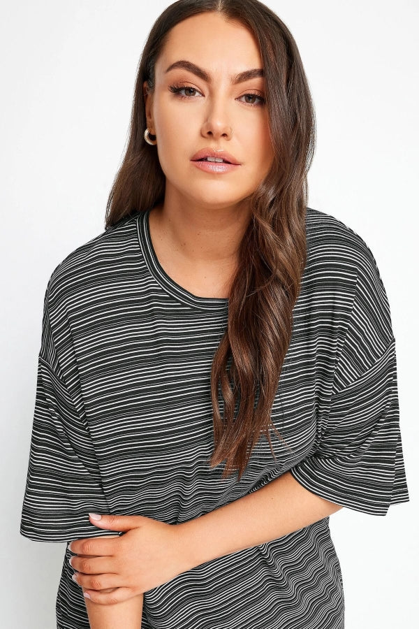 Büyük Beden Bisiklet Yaka Yarım Kollu Uzun Kesim T-shirt 302548 Vervegrand