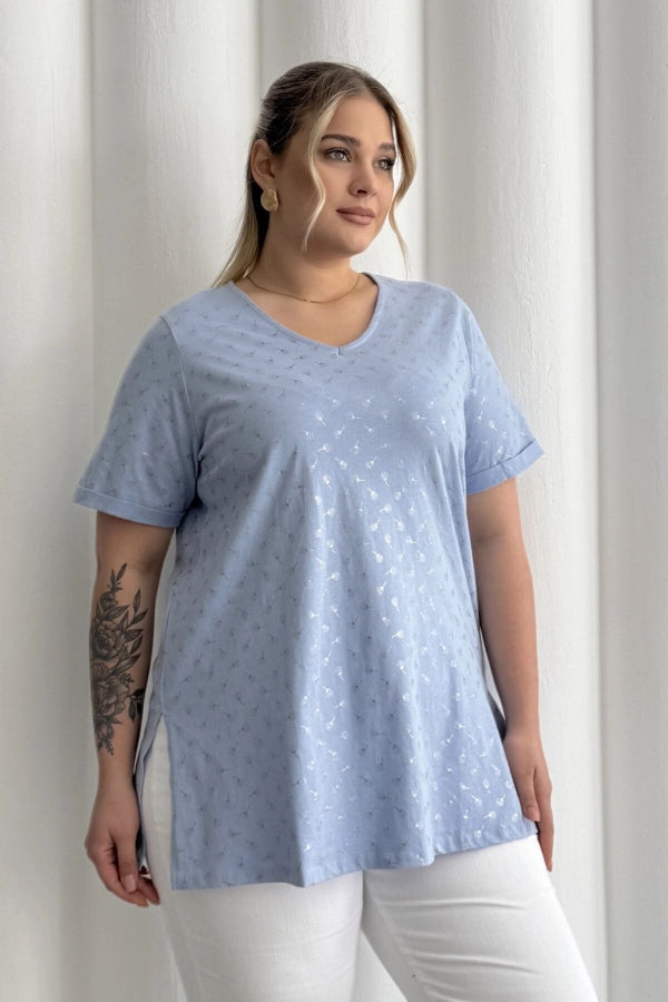 Büyük Beden Kısa Kollu V Yaka Yanları Yırtmaçlı Metalik Baskılı T-shirt 97-46 Vervegrand