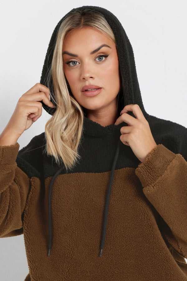 Büyük Beden Uzun Kollu Kapüşonlu ve Cepli Peluş Sweatshirt 303794 Vervegrand