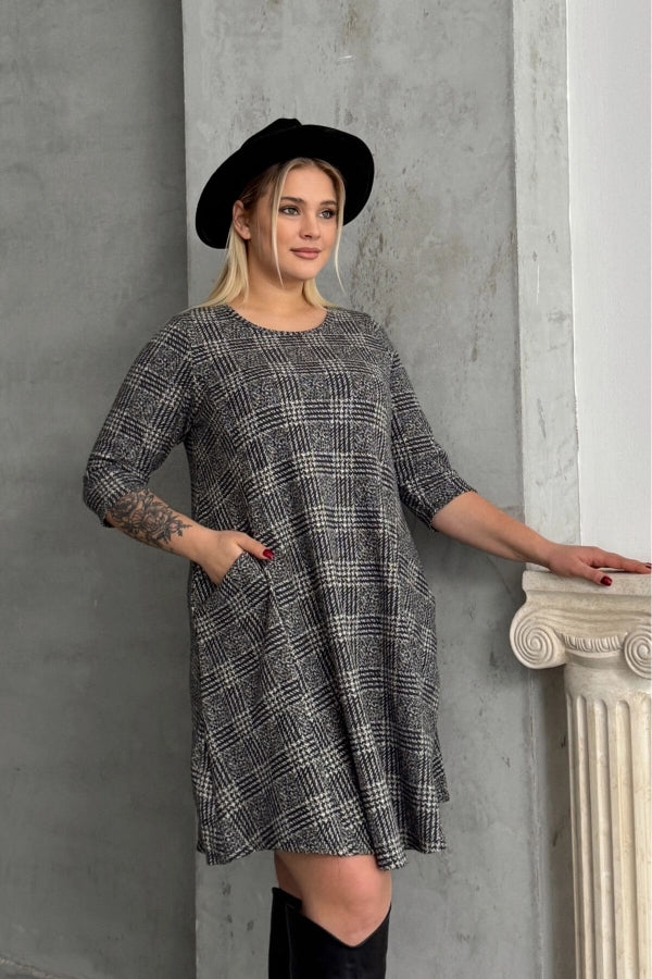 Büyük Beden Yarım Kollu Bisiklet Yaka Cepli Asimetrik Kesim Elbise 98-130 Vervegrand