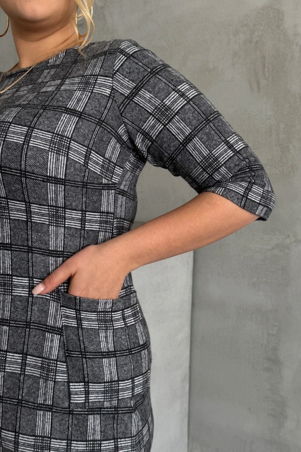 Büyük Beden Bisiklet Yaka Yarım Kollu Cepli Desenli Elbise 301507 Vervegrand