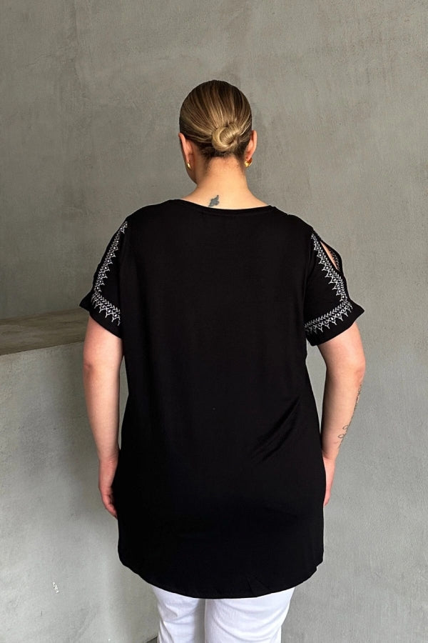 Büyük Beden Omuz Detaylı Etnik Desenli Nakışlı T-shirt 303518 Vervegrand