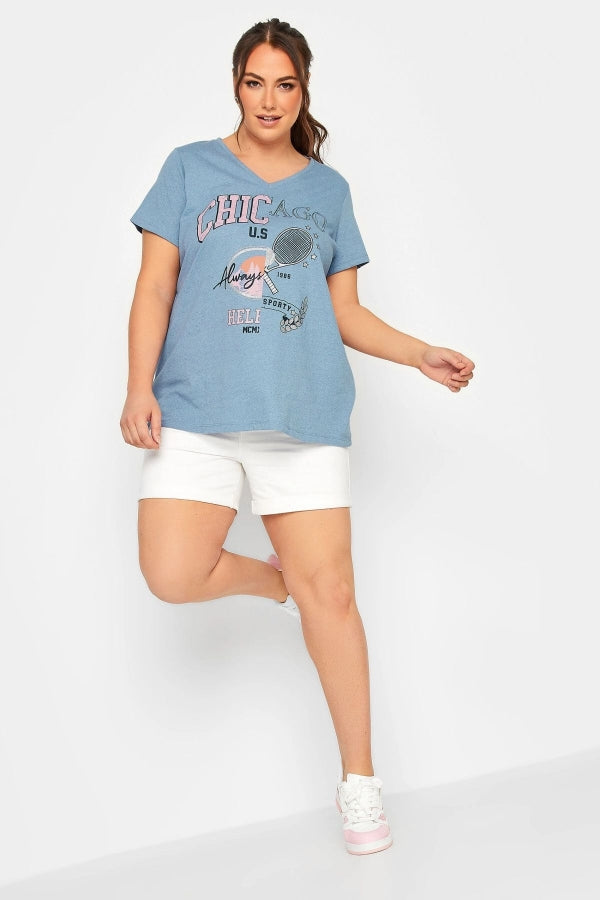 Büyük Beden Chicago Baskılı Mavi V Yaka T-Shirt Mankenli Görünüm