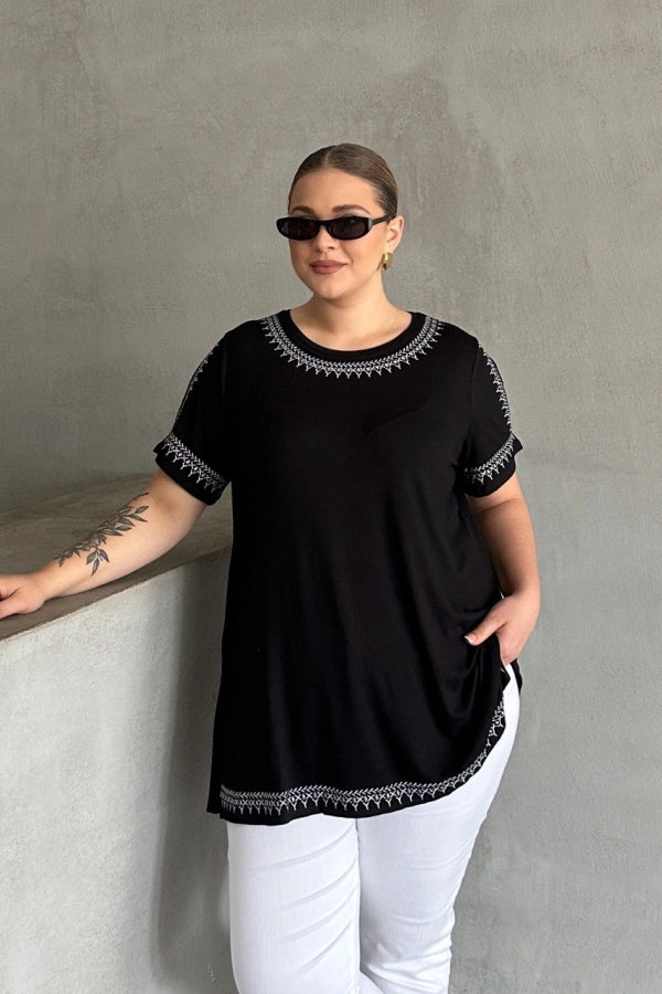 Büyük Beden Omuz Detaylı Etnik Desenli Nakışlı T-shirt 303518 Vervegrand