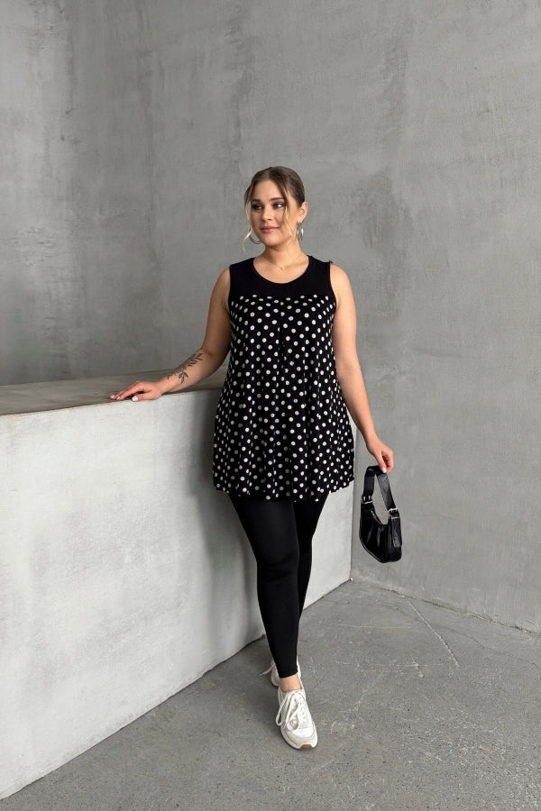 Büyük Beden Sıfır Kol Bisiklet Yaka Puantiyeli Pileli Bluz 302250 Vervegrand