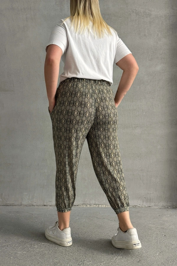 Büyük Beden Beli ve Paçası Lastikli Desenli Cepli Pantolon 303301 Vervegrand