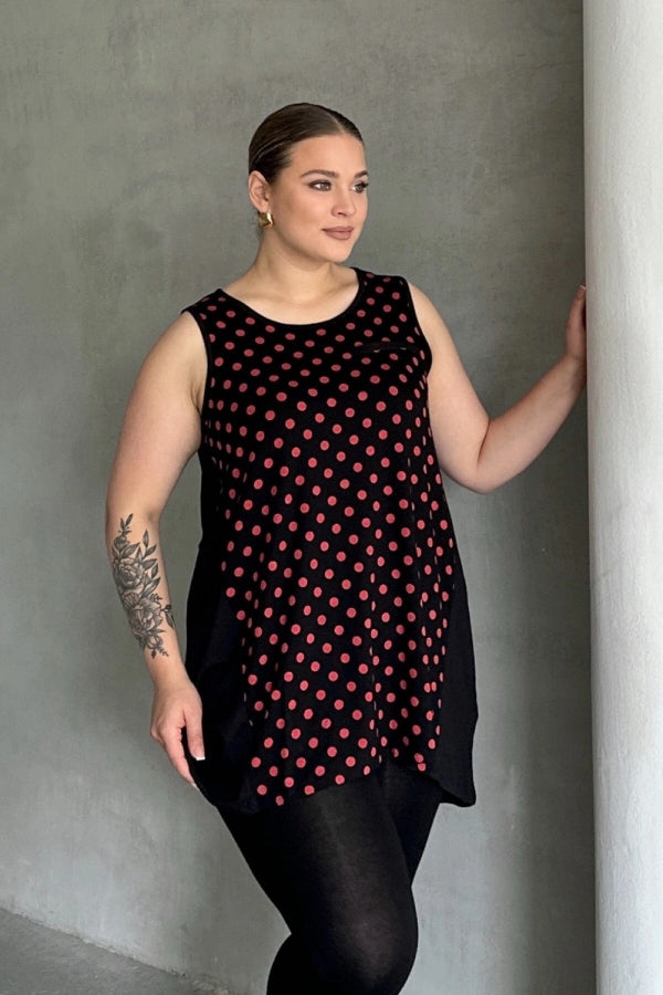 Büyük Beden Önü Puantiyeli Kolsuz Bluz 302253 Vervegrand