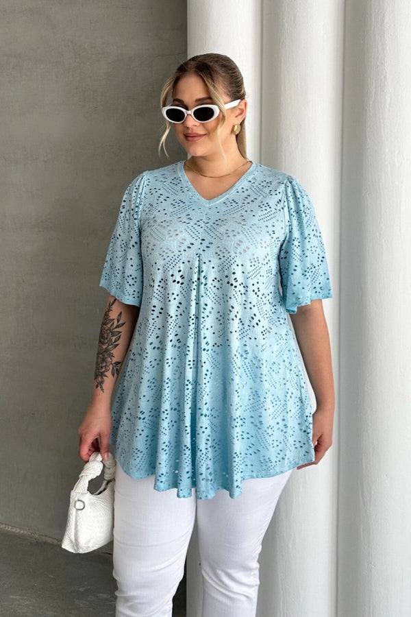 Büyük Beden V Yaka Kısa Kollu Dantel Detaylı Astarsız Bluz 302957 Vervegrand