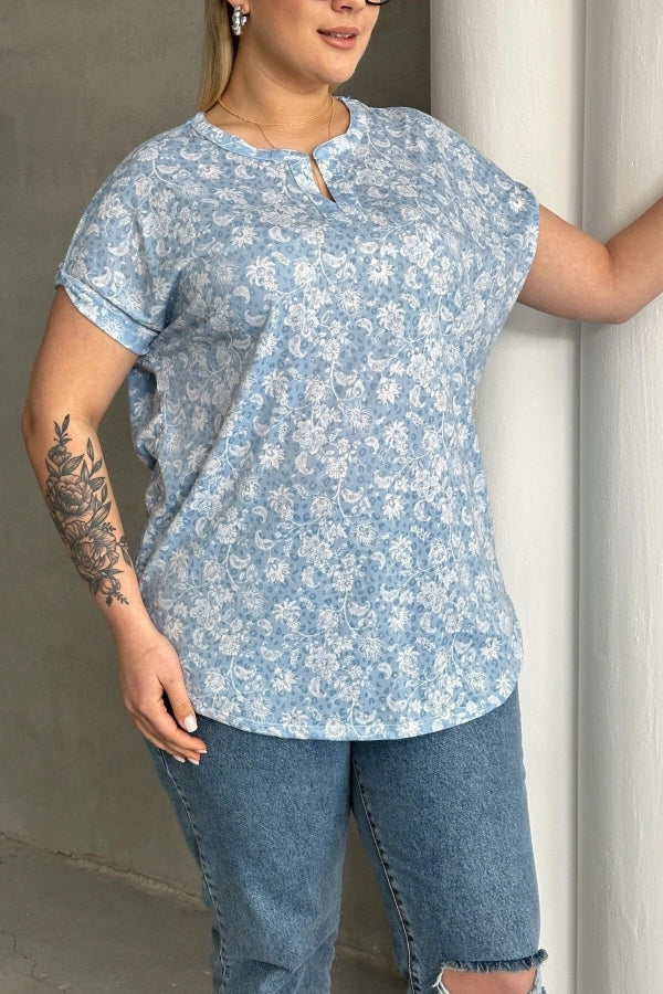 Büyük Beden Kısa Kollu Çentik V Yaka Desenli Bluz 97-79 Vervegrand