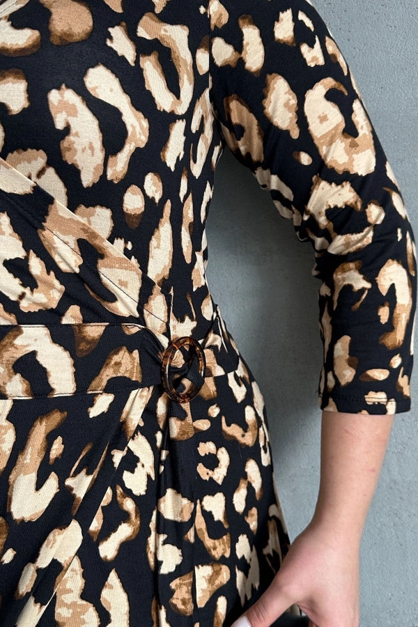 Büyük Beden Yarım Kollu V Yaka Kemer Detaylı Leopar Desenli Elbise 100-92 Vervegrand