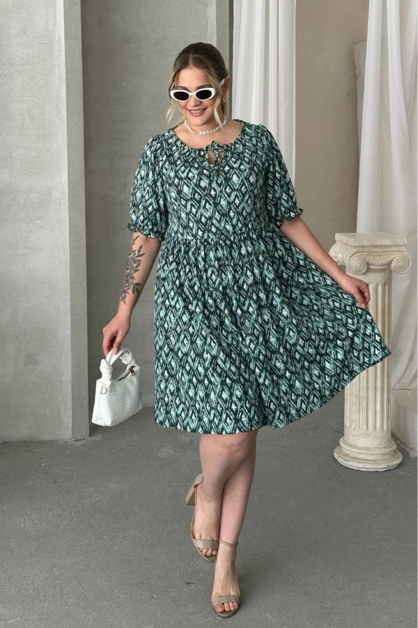 Büyük Beden Önü Bağlamalı Yarım Kollu Desenli Mini Elbise 101-8 Vervegrand