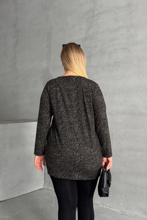 Büyük Beden V Yaka Önü Fermuarlı Yırtmaç Detaylı Leopar Desenli Bluz 173672 Vervegrand