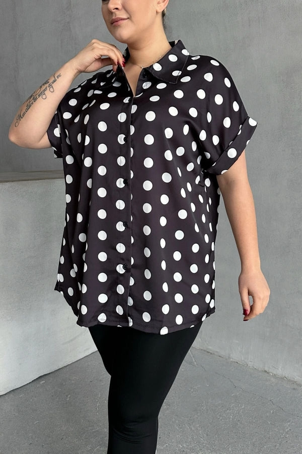 Büyük Beden Önü Düğmeli Kısa Kollu Puantiye Desenli Gömlek 303460 Vervegrand