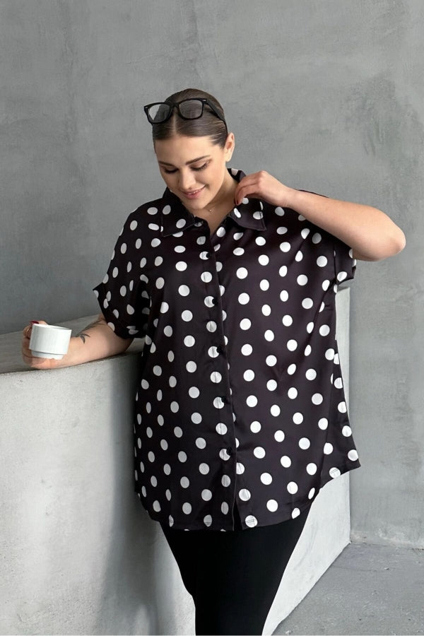 Büyük Beden Önü Düğmeli Kısa Kollu Puantiye Desenli Gömlek 303460 Vervegrand