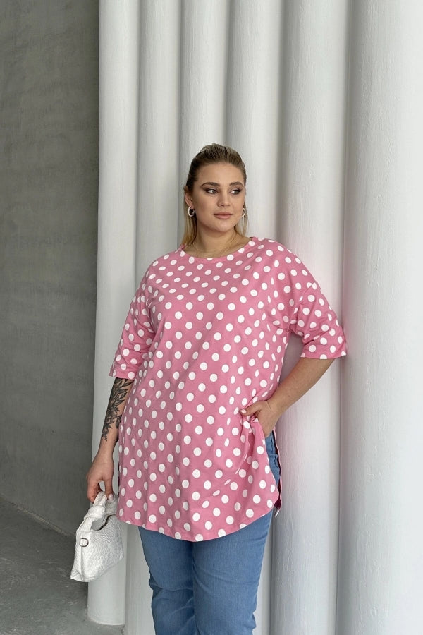 Büyük Beden Kısa Kollu Bisiklet Yaka Yanları Yırtmaçlı Puantiyeli Bluz 98-55 Vervegrand