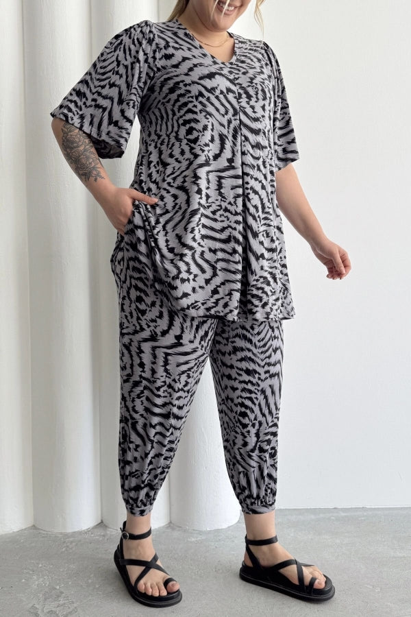 Büyük Beden Beli ve Paçası Lastikli Cepli Desenli Şalvar Pantolon 99-3 Vervegrand