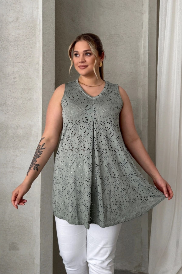 Büyük Beden V Yaka Sıfır Kol Dantel Detaylı Astarsız Bluz 302964 Vervegrand