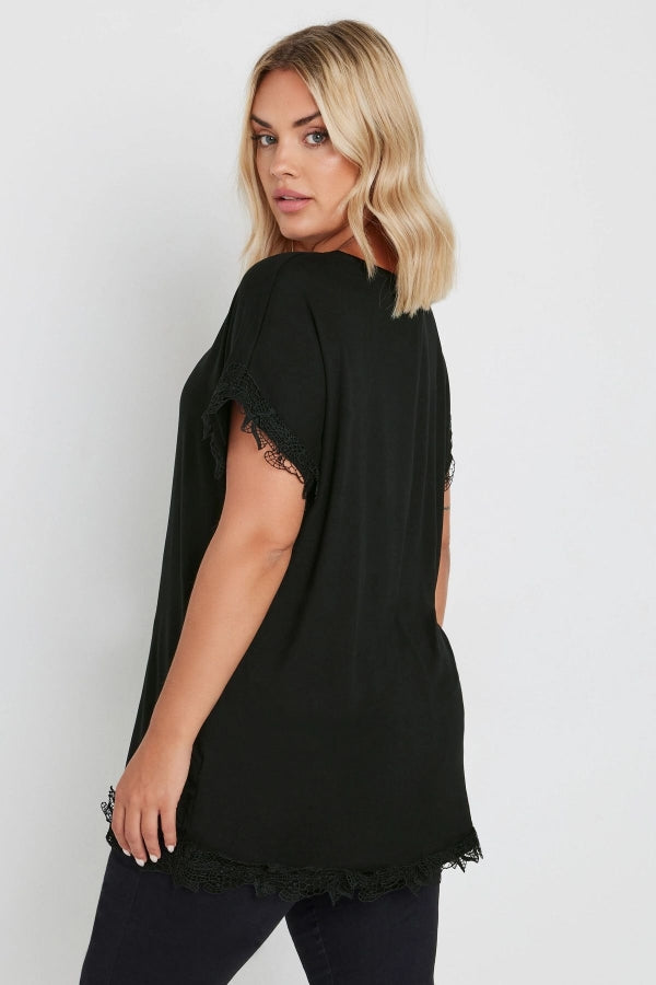 Büyük Beden V Yaka Kolu ve Eteği Dantel Detaylı Bluz 303374 Vervegrand
