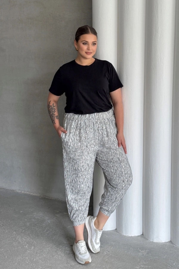 Büyük Beden Beli ve Paçası Lastikli Cepli Bol Pantolon 88-177 Vervegrand