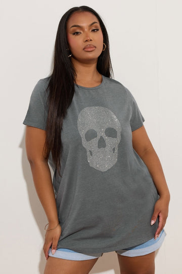 Vervegrand büyük beden taşlı kuru kafa baskılı gri t-shirt ön görünüm
