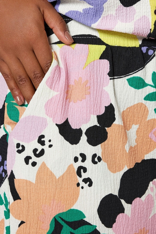 Büyük Beden Çiçek Desenli Beli Lastikli Cepli Şort 304184 Vervegrand