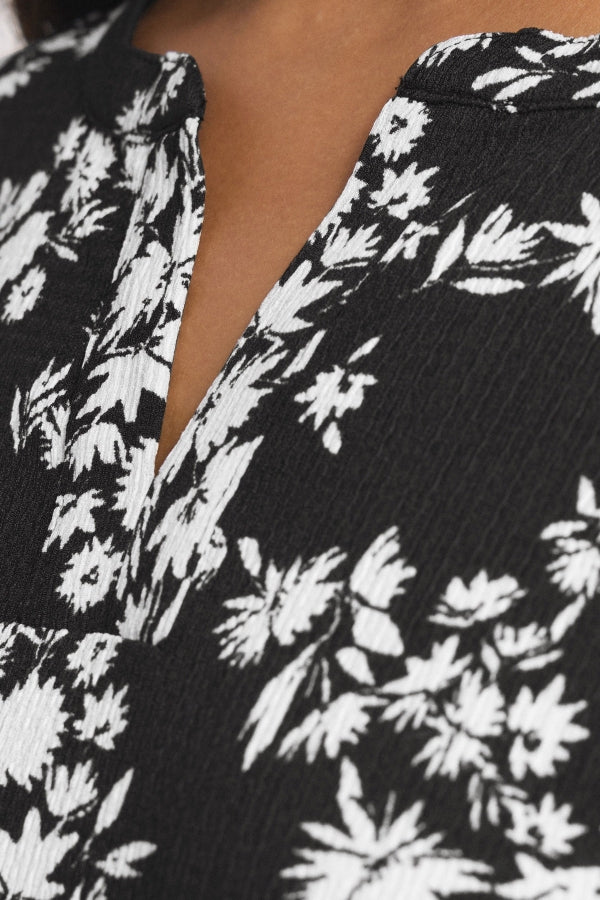 Büyük Beden V Yaka Kısa Kollu Bürümcük Kumaş Çiçek Desenli Bluz 322958 Vervegrand