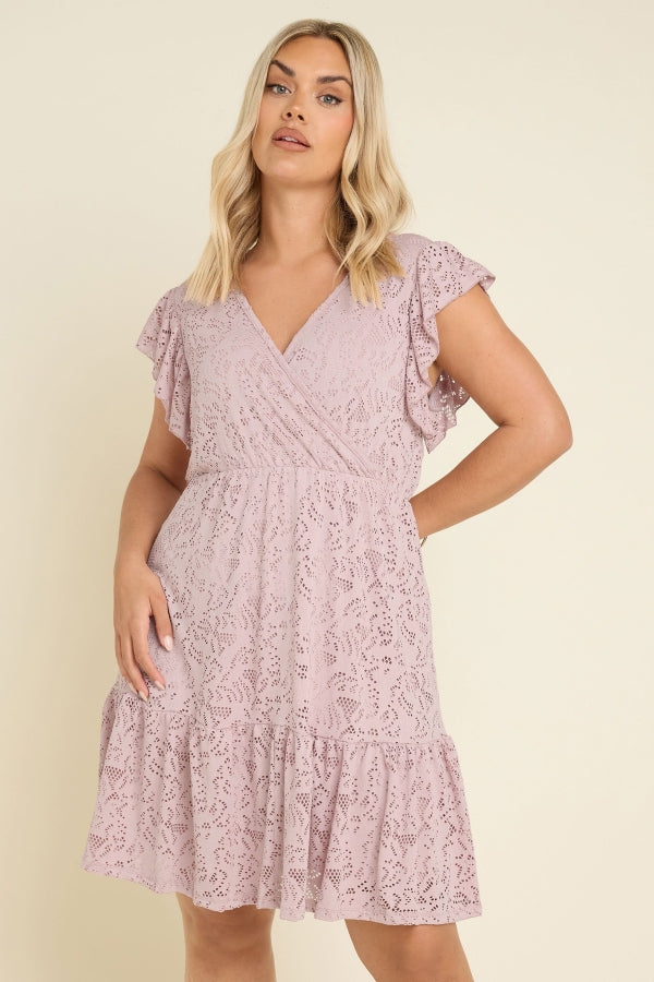 Büyük Beden V Yaka Kısa Kollu Dantel Detaylı Kolları Fırfırlı Astarlı Mini Elbise 304109 Vervegrand