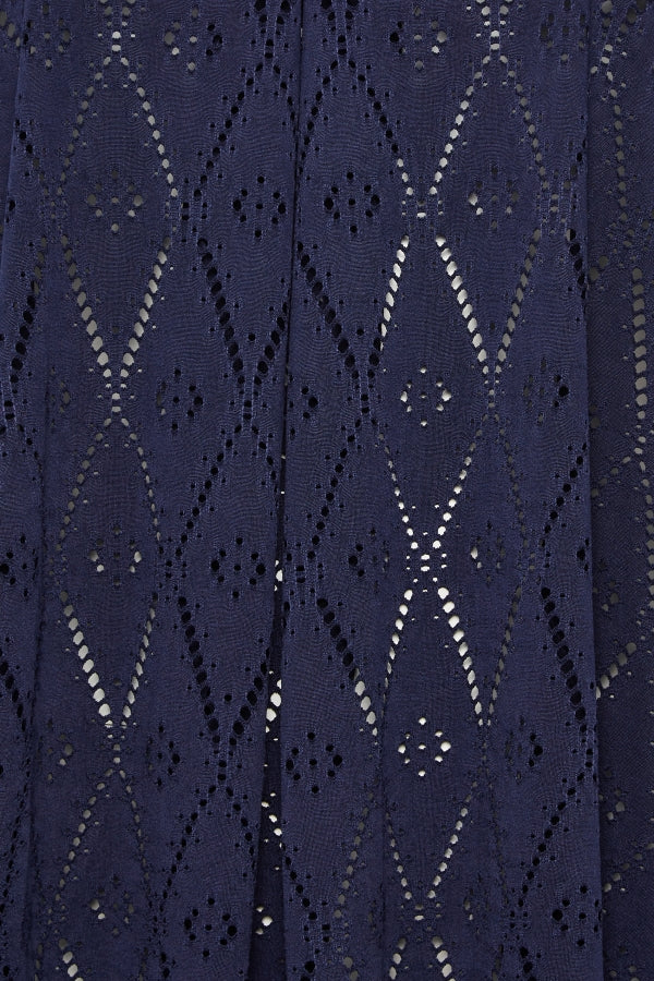 Büyük Beden V Yaka Dantel Detaylı Astarsız Kısa Kollu Bluz 302381 Vervegrand