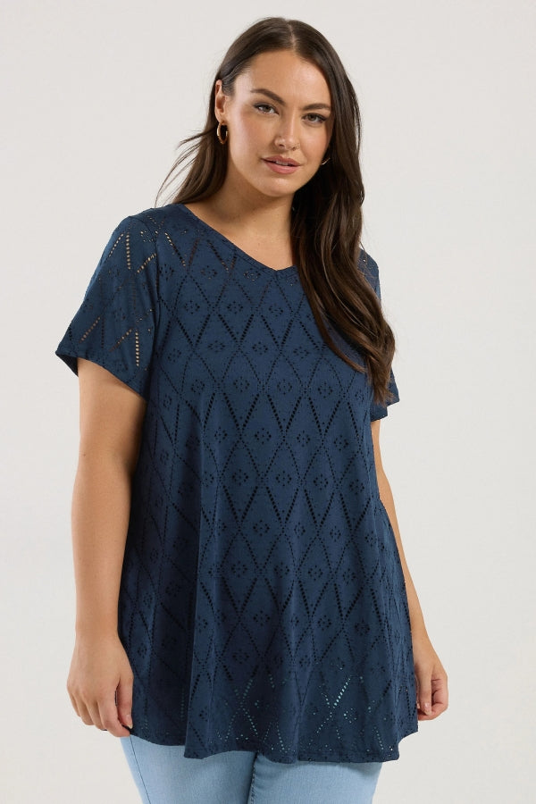 Büyük Beden V Yaka Kısa Kollu Dantel Detaylı Astarsız Bluz 303263 Vervegrand