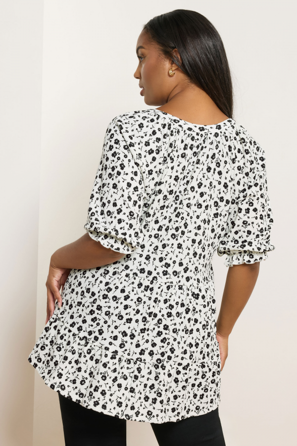 Büyük Beden Yarım Kollu V Yaka Eteği Fırfırlı Desenli Bluz 322572 Vervegrand