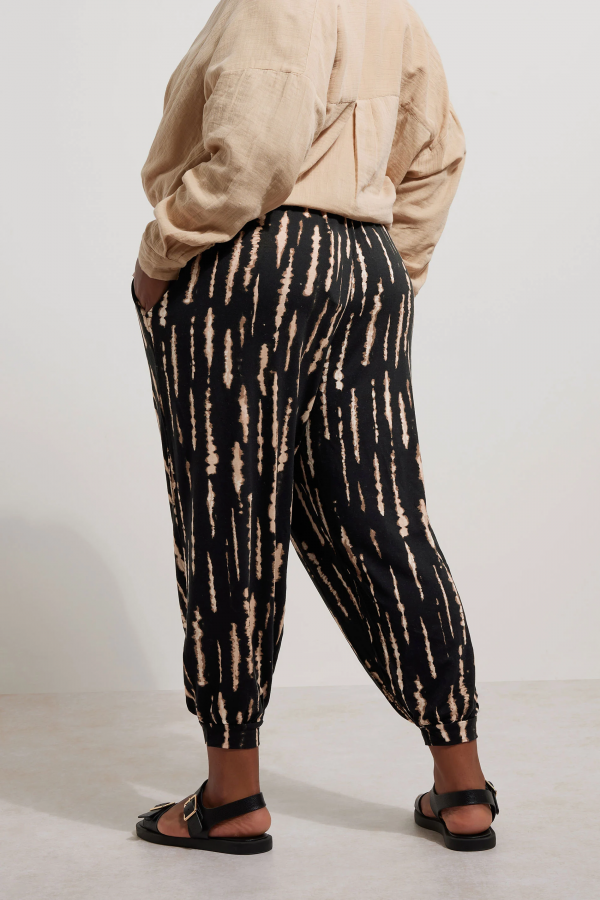 Büyük Beden Paçası Lastikli Likralı Esnek Kumaş Pantolon 145047 Vervegrand