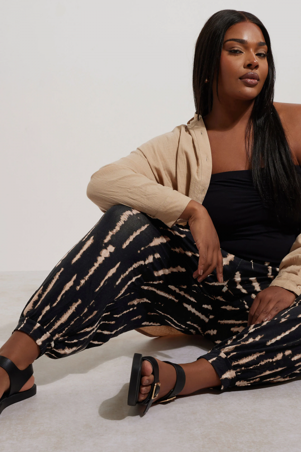 Büyük Beden Paçası Lastikli Likralı Esnek Kumaş Pantolon 145047 Vervegrand