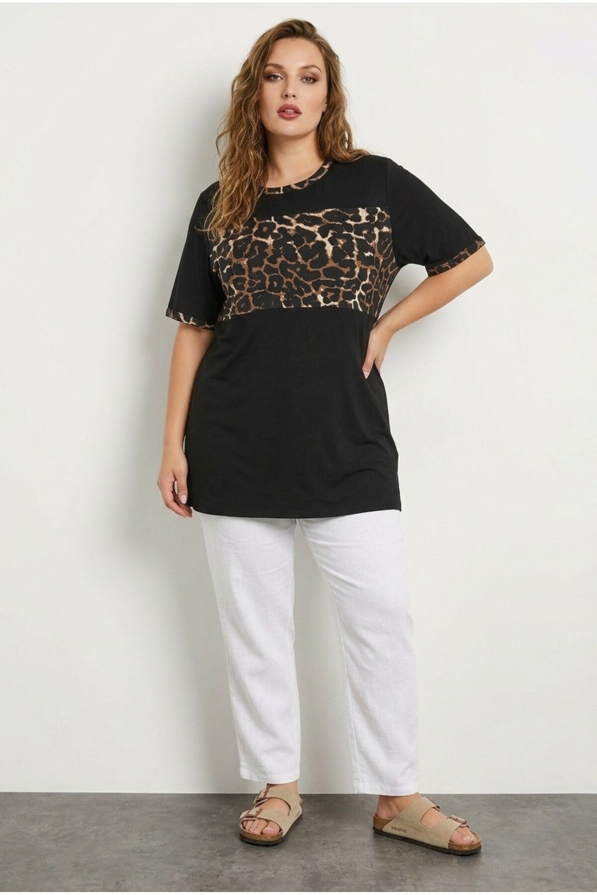 Kısa Kollu Bisiklet Yaka Leopar Desenli T-shirt 303729