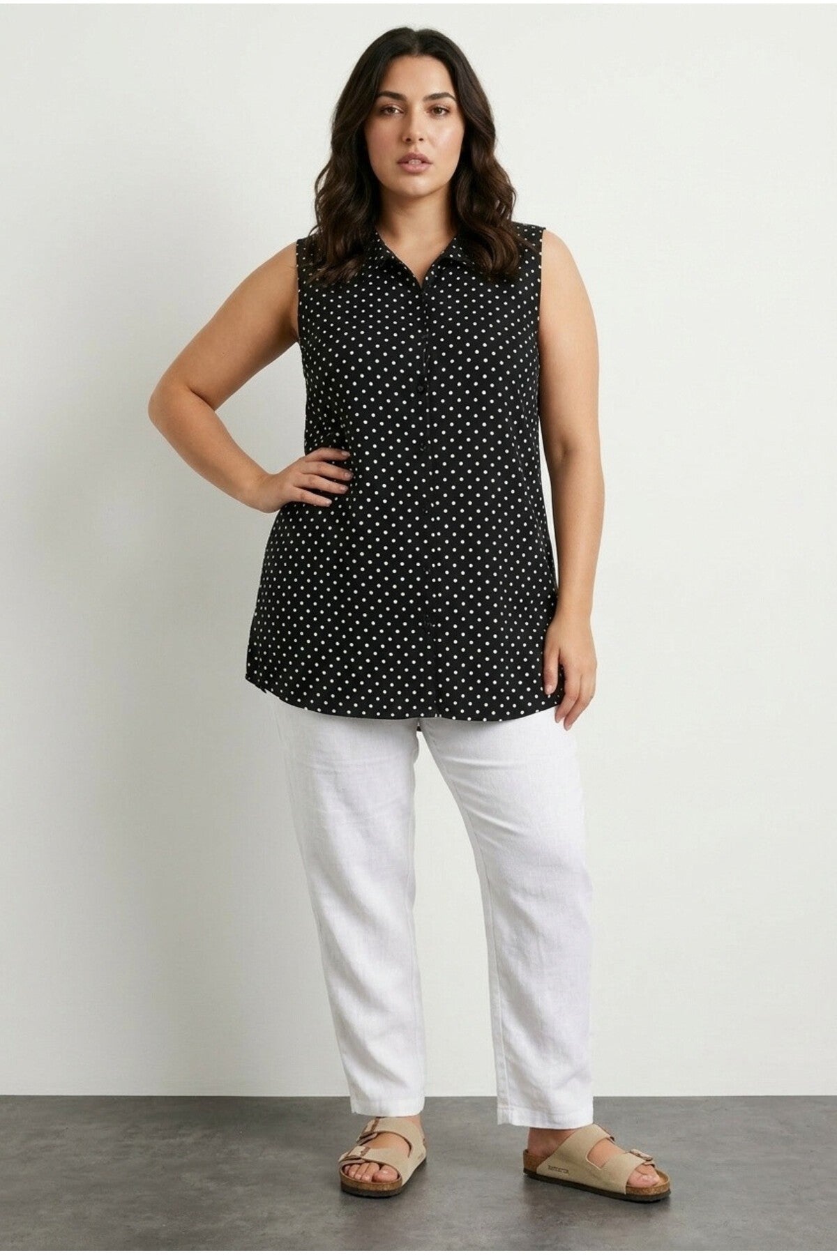Polo Yaka Sıfır Kol Düğmeli Puantiyeli T-shirt 303957